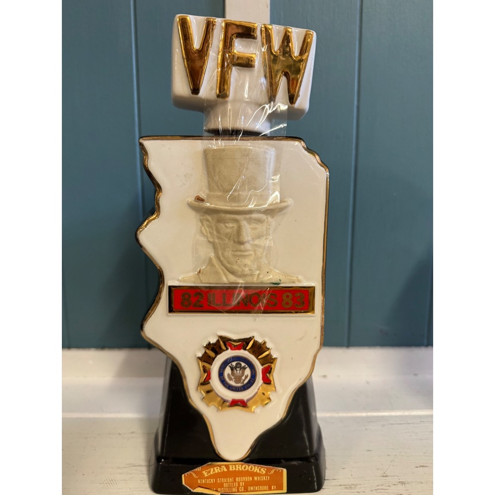 Ezra Brooks VFW Illinois 1982 Abraham Lincoln Heritage China Whiskey Decanter